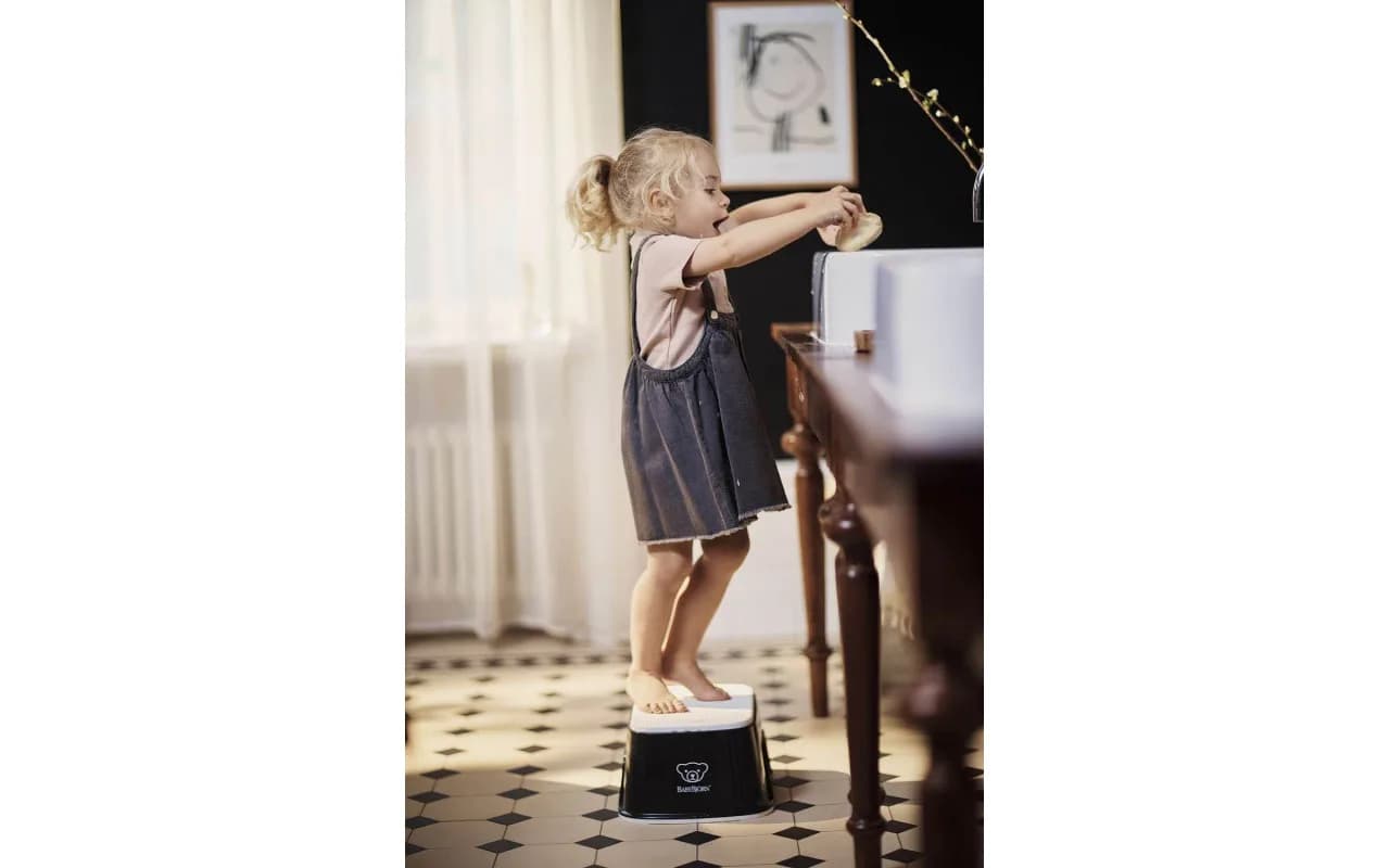 Підставка для ніг BabyBjorn Step Stool 2564 Powder Black/White фото 2