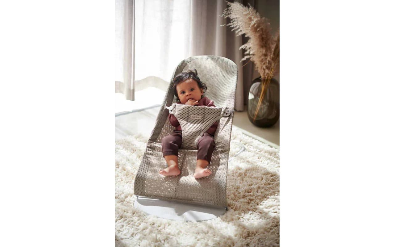 Шезлонг BabyBjorn Bouncer Bliss Mesh 1027 Sand Gray фото 3