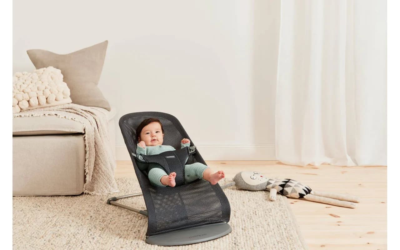 Шезлонг BabyBjorn Bouncer Bliss Mesh 0136 Anthracite фото 3