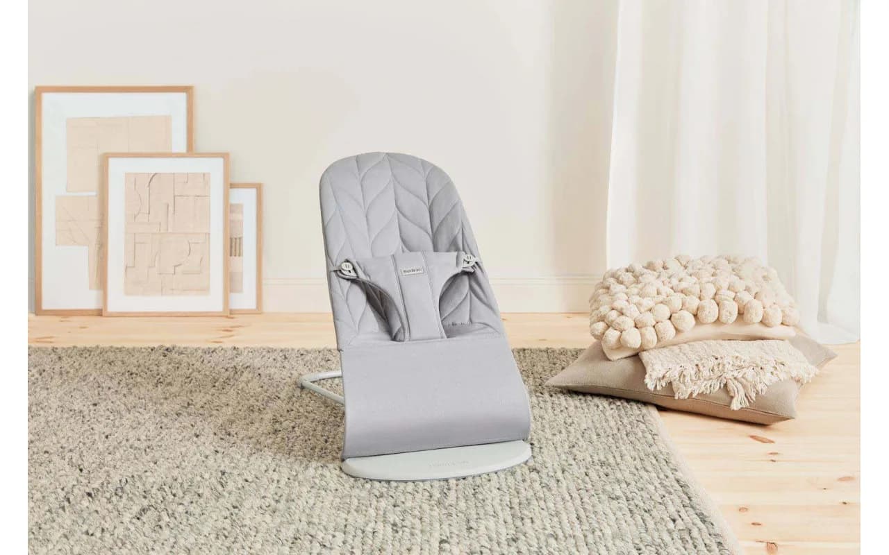 Шезлонг BabyBjorn Bouncer Bliss Woven Petal Quilt 2246 Light Grey фото 3