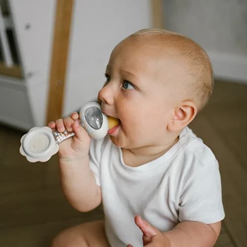 Брязкальце з прорізувачем BabyOno Гантелька 1591 фото 6