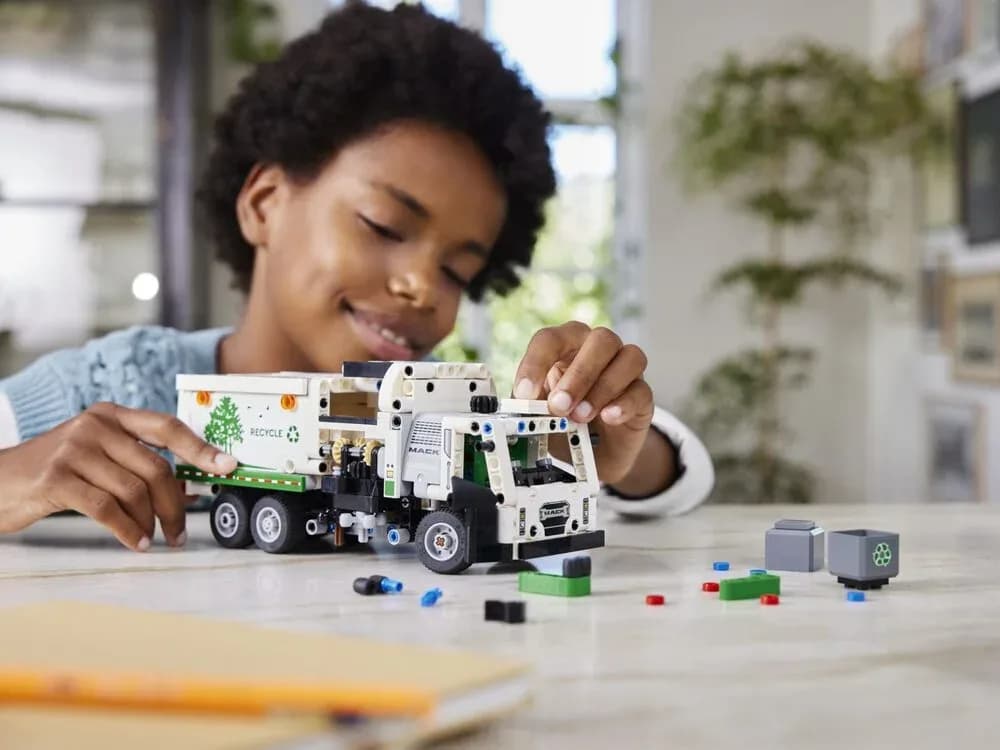 Конструктор Lego Technic Сміттєвоз Mack® LR Electric 503дет 42167 фото 5