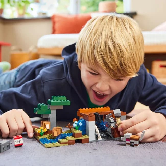 Конструктор Lego Minecraft Шахтна експедиція Броненосець 247дет 21269 фото 5