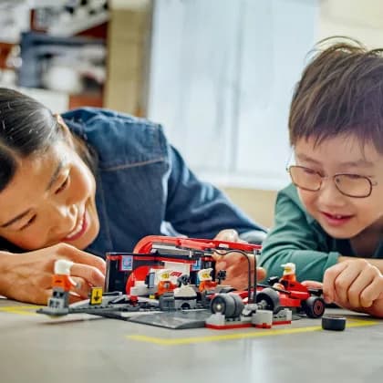 Конструктор Lego City Піт-стоп і піт-екіпаж F1 322дет 60443 фото 5 Конструктор Lego City Піт-стоп і піт-екіпаж F1 322дет 60443 фото 5
