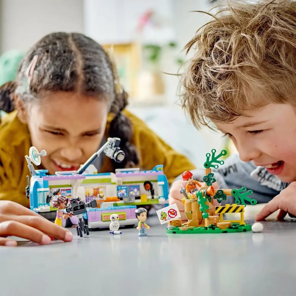 Конструктор LEGO Friends Фургон редакції новин 446дет 41749 фото 7 Конструктор LEGO Friends Фургон редакції новин 446дет 41749 фото 7