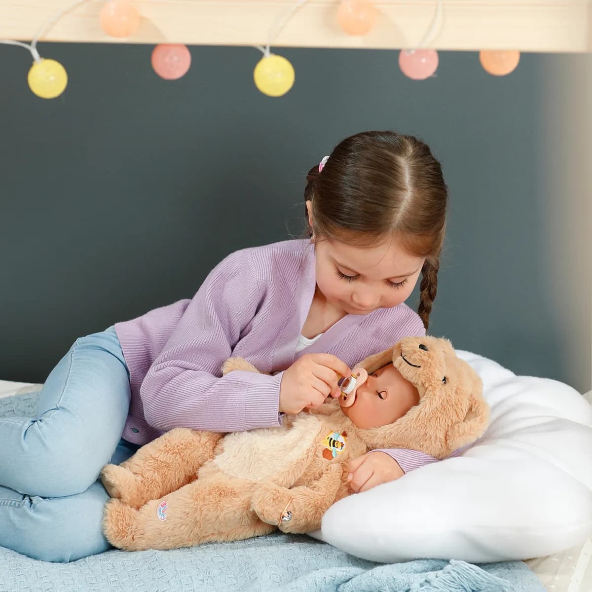 Лялька ZAPF Baby Born Емма у костюмі ведмедика 43см 837115 фото 9 Лялька ZAPF Baby Born Емма у костюмі ведмедика 43см 837115 фото 9