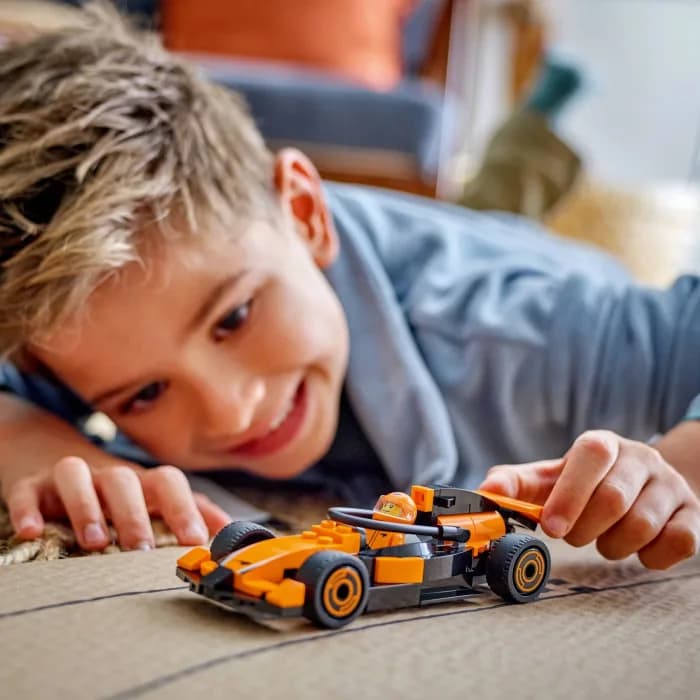 Конструктор Lego City Пілот F1 з автомобілем McLaren 86дет 60442 фото 7