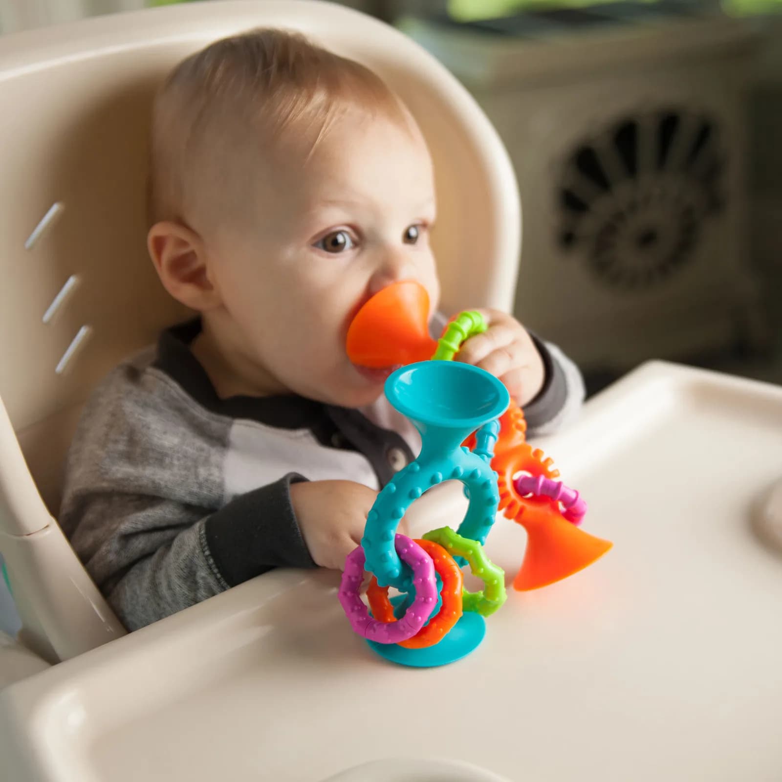 Брязкальце-прорізувач Fat Brain Toys pipSquigz Loops F165ML фото 4
