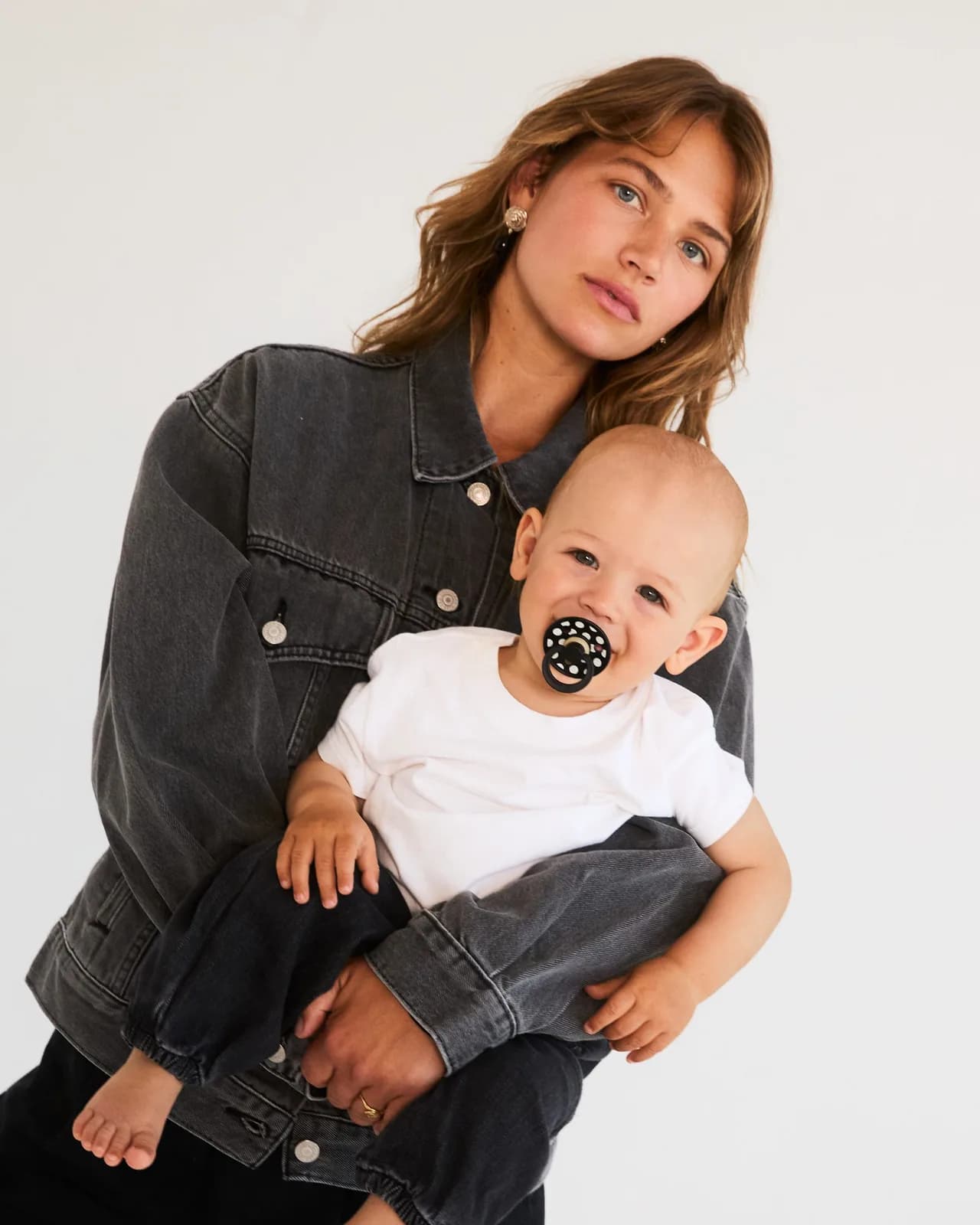 Пустушка латексна BIBS Studio Colour Black Ivory 6-18м 20034210 фото 3
