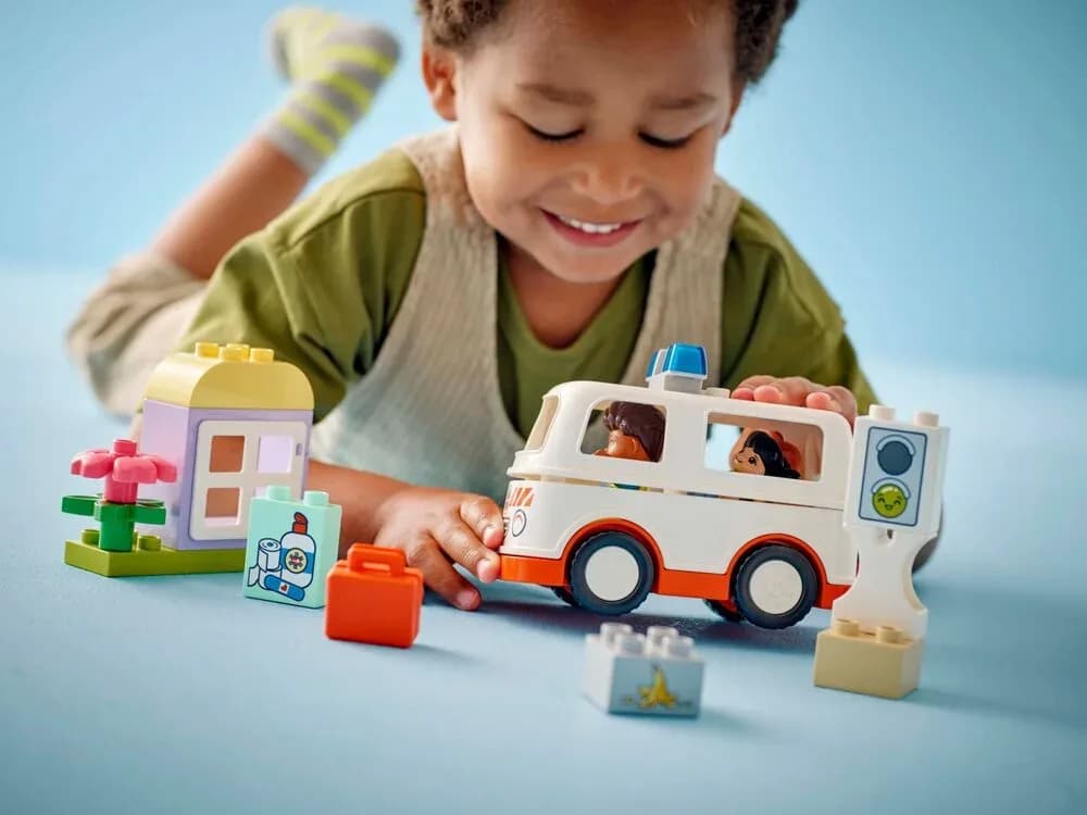 Конструктор Lego Duplo Швидка допомога та водій 19дет 10447 фото 6 Конструктор Lego Duplo Швидка допомога та водій 19дет 10447 фото 6