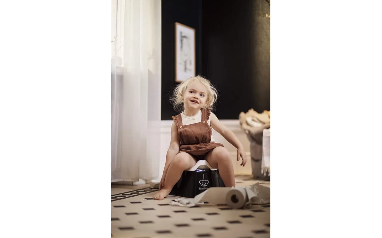 Горщик BabyBjorn Potty Chair 2563 Black фото 2 Горщик BabyBjorn Potty Chair 2563 Black фото 2