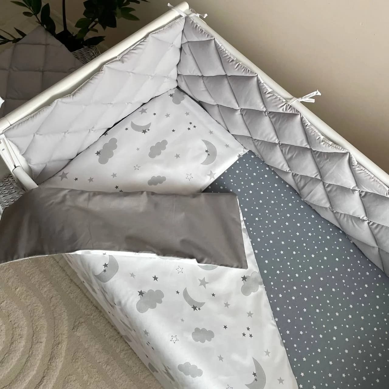 Змінний комплект Маленька Соня Baby Mix Хмаринки сірі з місяцем 3од 0391487 фото 2 Змінний комплект Маленька Соня Baby Mix Хмаринки сірі з місяцем 3од 0391487 фото 2
