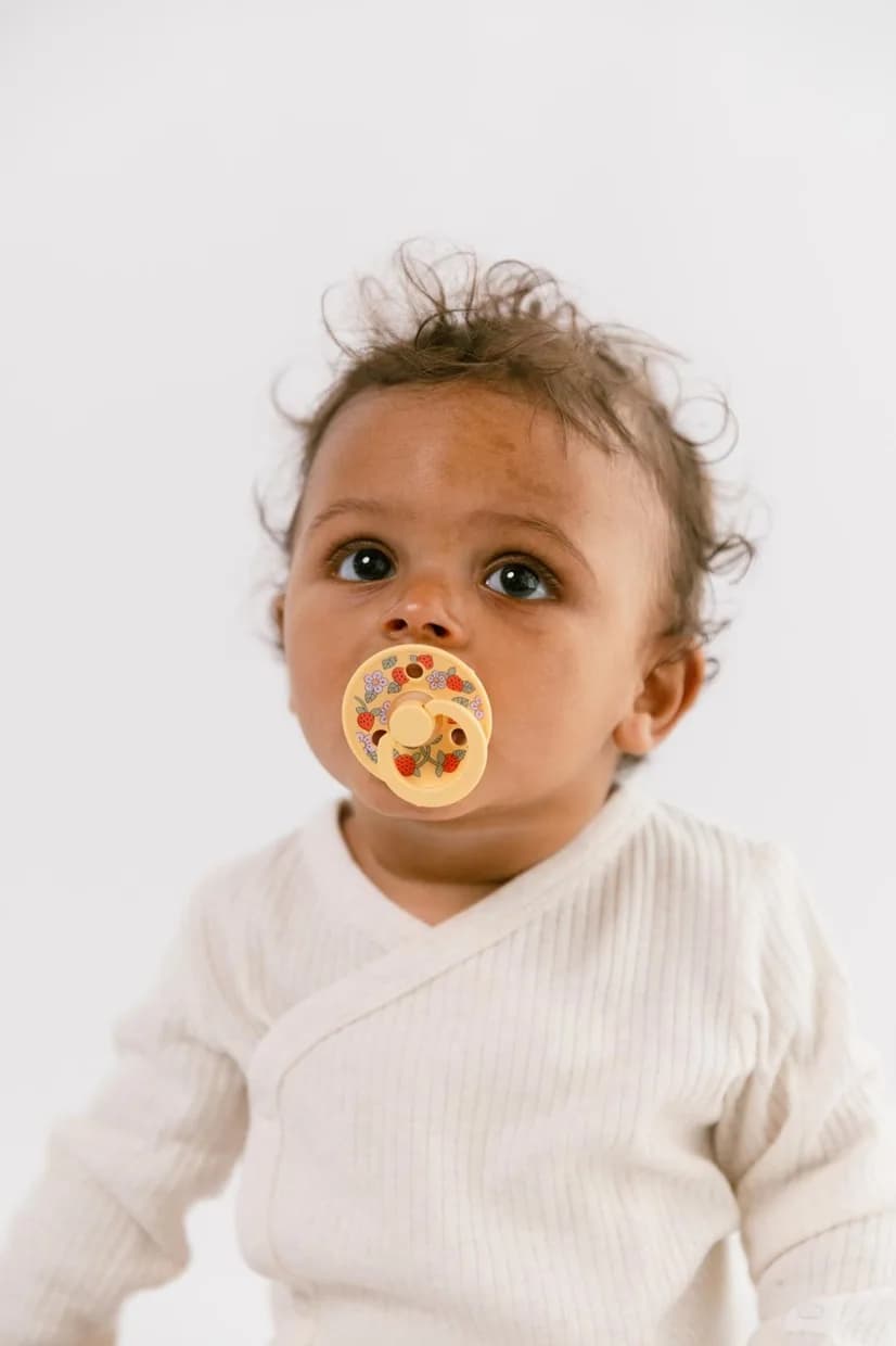 Пустушка латексна BIBS Liberty Colour 6-18м 2шт 12019101 фото 3 Пустушка латексна BIBS Liberty Colour 6-18м 2шт 12019101 фото 3